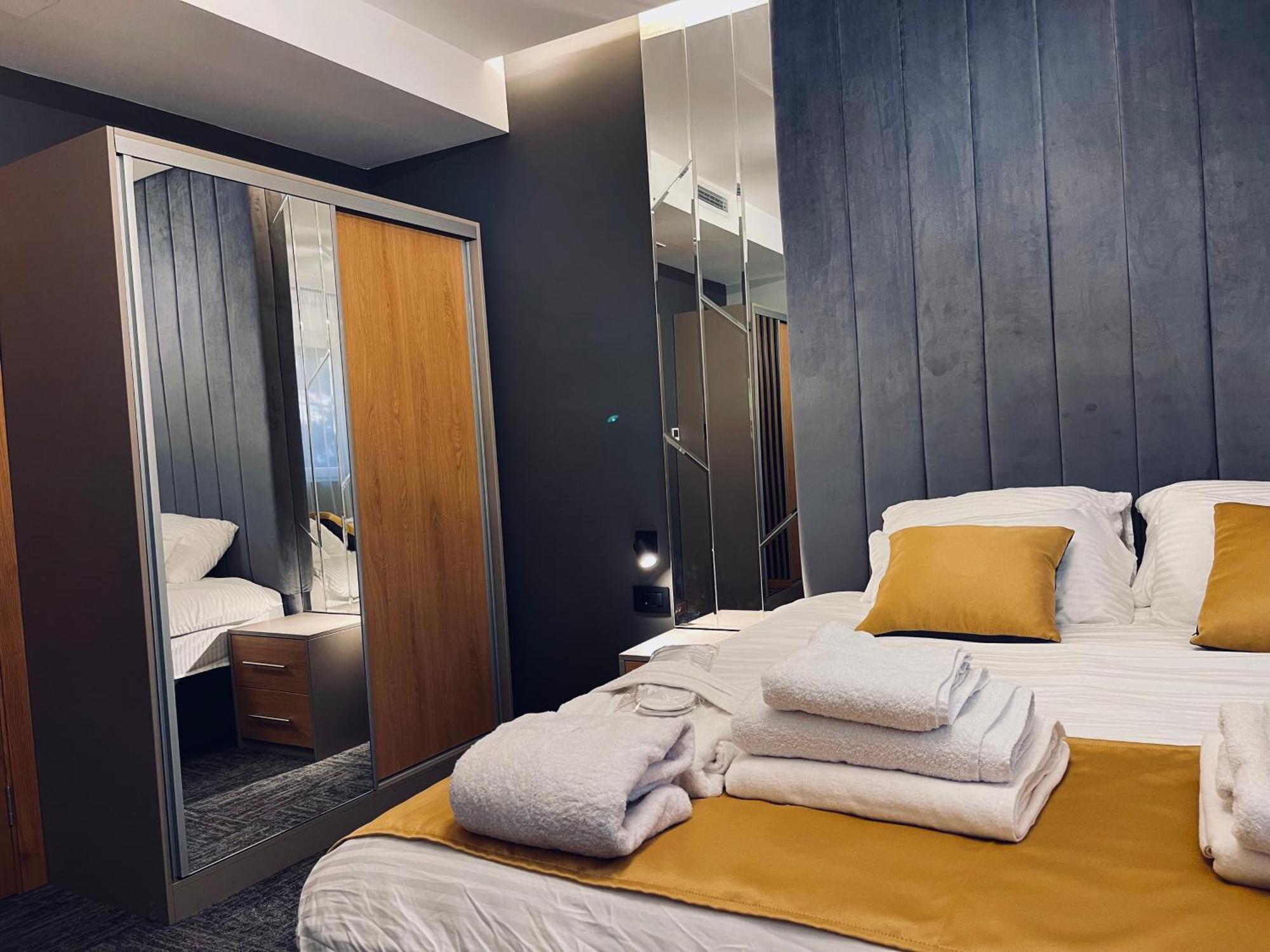 Mozaik Apartments & Spa - Modern 4-Star Apartments With Exclusive Private Spa Wellness In The City Center - Sauna, Jacuzzi, Turkish Bath - Free Parking, Wi-Fi - Rooms & Apartments Ćuprija المظهر الخارجي الصورة
