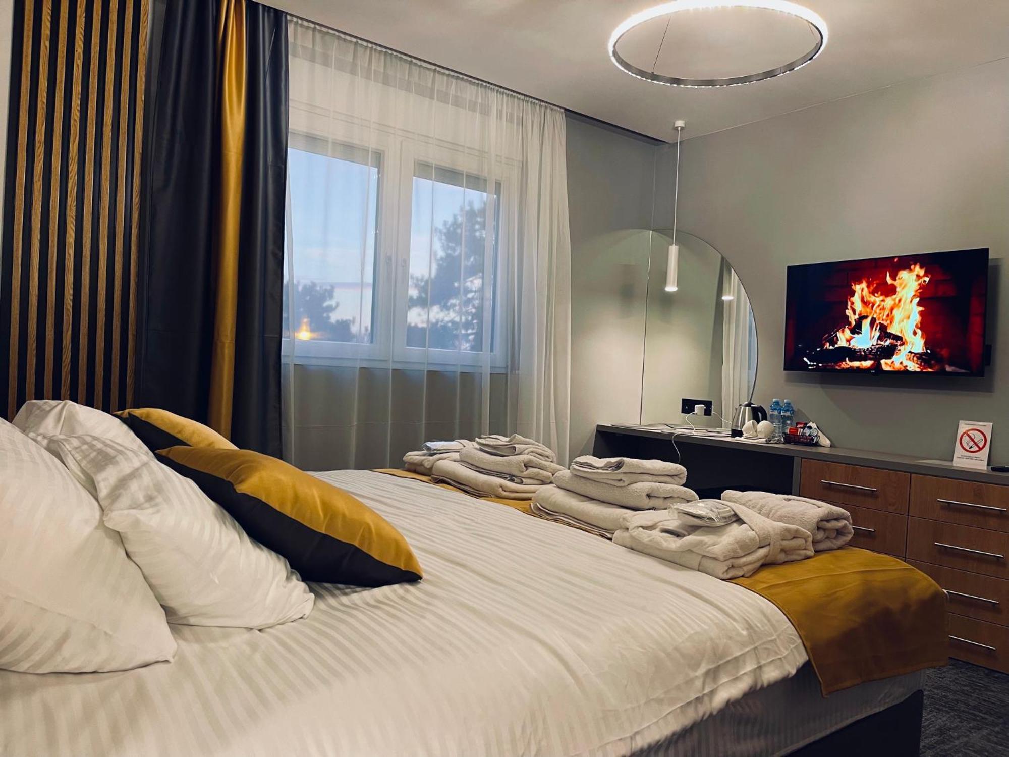 Mozaik Apartments & Spa - Modern 4-Star Apartments With Exclusive Private Spa Wellness In The City Center - Sauna, Jacuzzi, Turkish Bath - Free Parking, Wi-Fi - Rooms & Apartments Ćuprija المظهر الخارجي الصورة