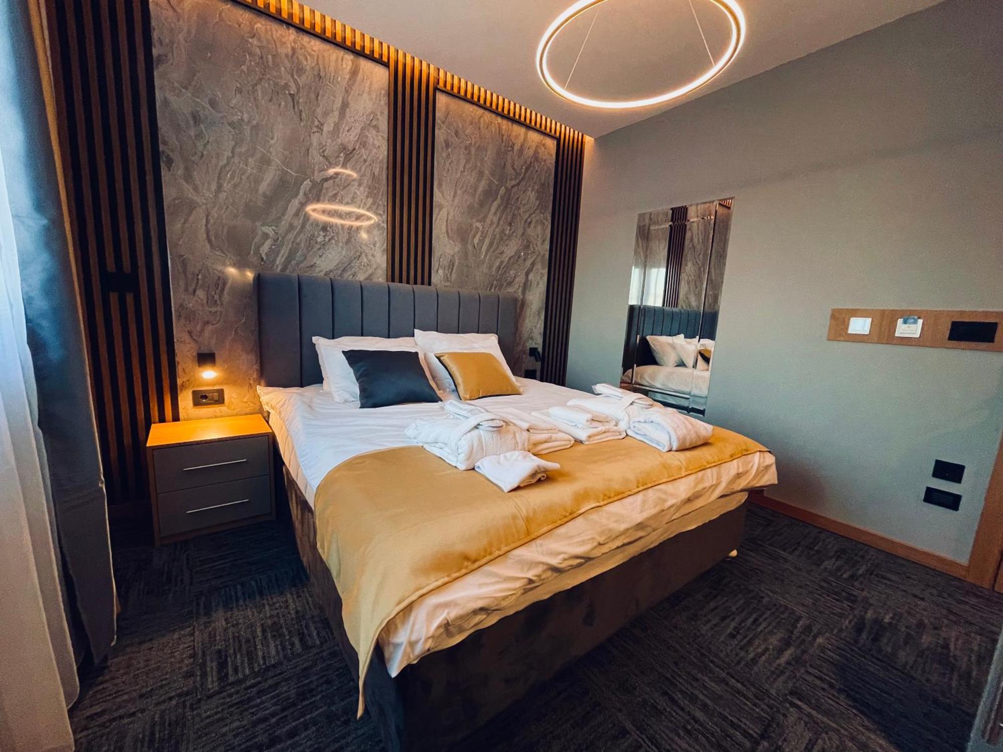 Mozaik Apartments & Spa - Modern 4-Star Apartments With Exclusive Private Spa Wellness In The City Center - Sauna, Jacuzzi, Turkish Bath - Free Parking, Wi-Fi - Rooms & Apartments Ćuprija المظهر الخارجي الصورة