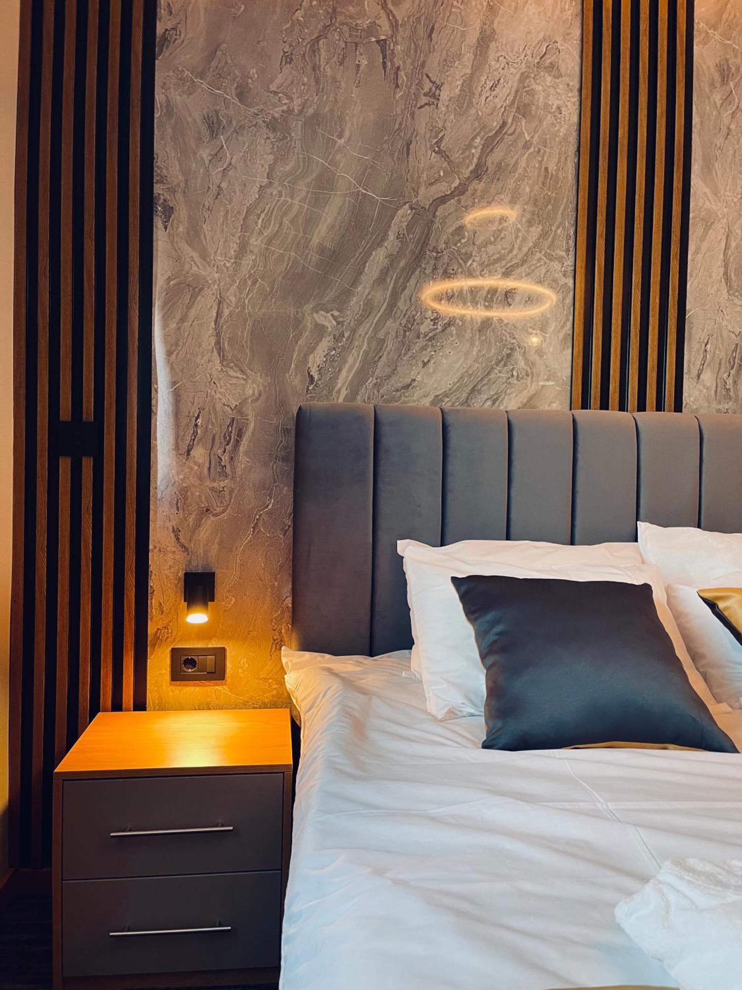 Mozaik Apartments & Spa - Modern 4-Star Apartments With Exclusive Private Spa Wellness In The City Center - Sauna, Jacuzzi, Turkish Bath - Free Parking, Wi-Fi - Rooms & Apartments Ćuprija المظهر الخارجي الصورة