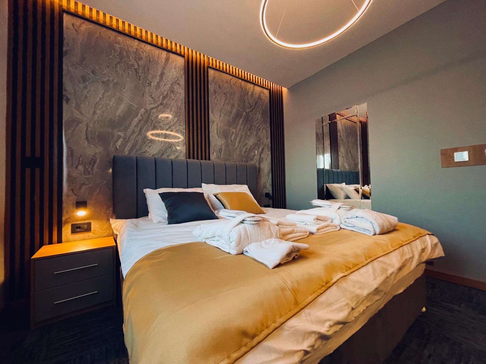 Mozaik Apartments & Spa - Modern 4-Star Apartments With Exclusive Private Spa Wellness In The City Center - Sauna, Jacuzzi, Turkish Bath - Free Parking, Wi-Fi - Rooms & Apartments Ćuprija المظهر الخارجي الصورة