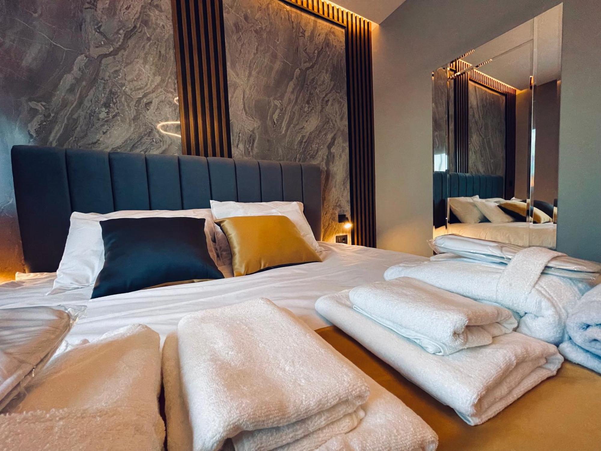Mozaik Apartments & Spa - Modern 4-Star Apartments With Exclusive Private Spa Wellness In The City Center - Sauna, Jacuzzi, Turkish Bath - Free Parking, Wi-Fi - Rooms & Apartments Ćuprija المظهر الخارجي الصورة