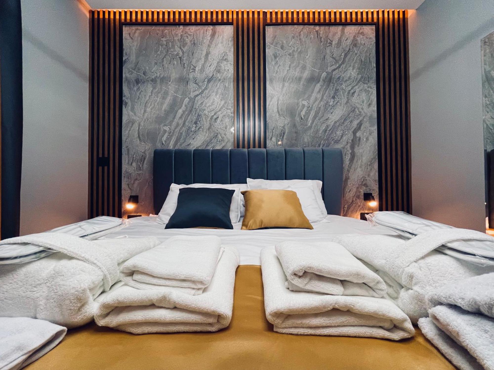 Mozaik Apartments & Spa - Modern 4-Star Apartments With Exclusive Private Spa Wellness In The City Center - Sauna, Jacuzzi, Turkish Bath - Free Parking, Wi-Fi - Rooms & Apartments Ćuprija المظهر الخارجي الصورة