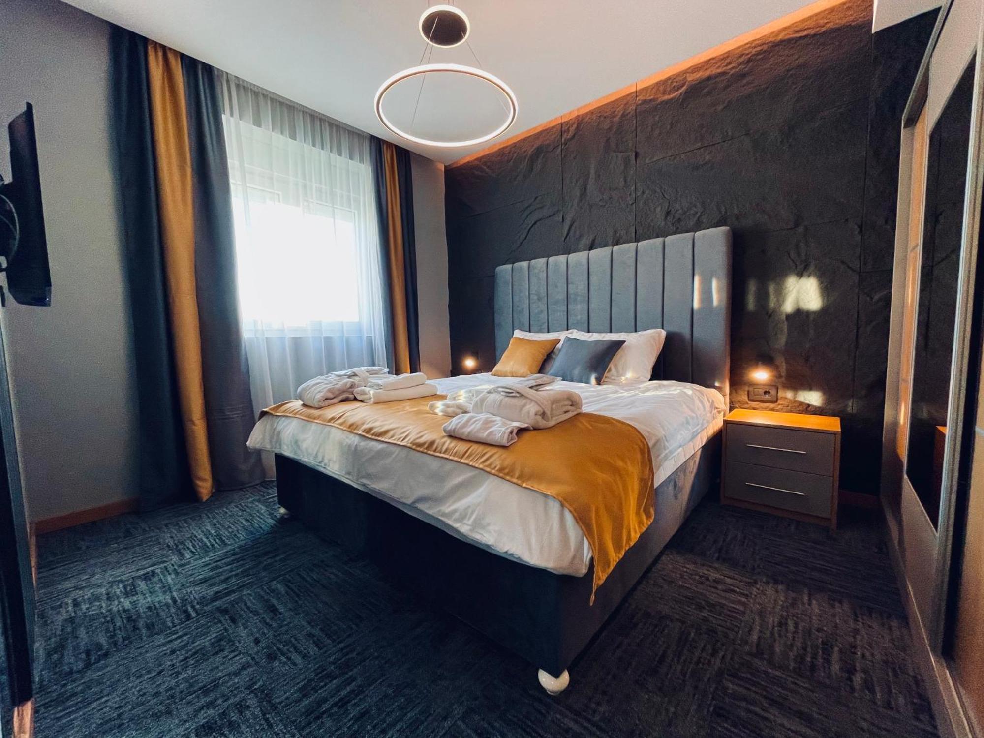 Mozaik Apartments & Spa - Modern 4-Star Apartments With Exclusive Private Spa Wellness In The City Center - Sauna, Jacuzzi, Turkish Bath - Free Parking, Wi-Fi - Rooms & Apartments Ćuprija المظهر الخارجي الصورة