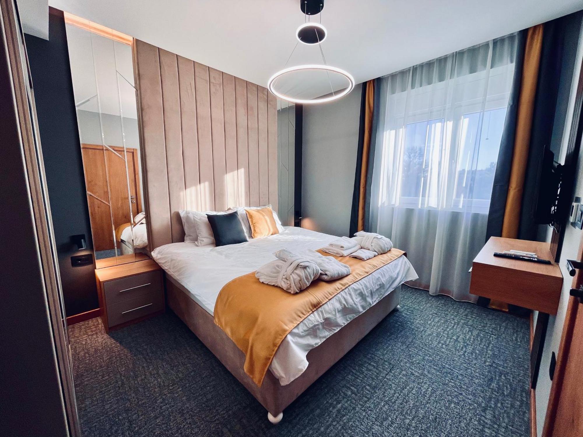 Mozaik Apartments & Spa - Modern 4-Star Apartments With Exclusive Private Spa Wellness In The City Center - Sauna, Jacuzzi, Turkish Bath - Free Parking, Wi-Fi - Rooms & Apartments Ćuprija المظهر الخارجي الصورة